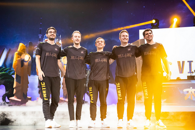 Fnatic se enfrentará a Invictus Gaming en la final de Worlds 2018