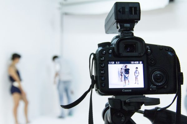 IED Madrid oferta becas para su Máster Europeo de Fotografía Contemporánea, con profesores como Martin Parr o Joan Fontcuberta