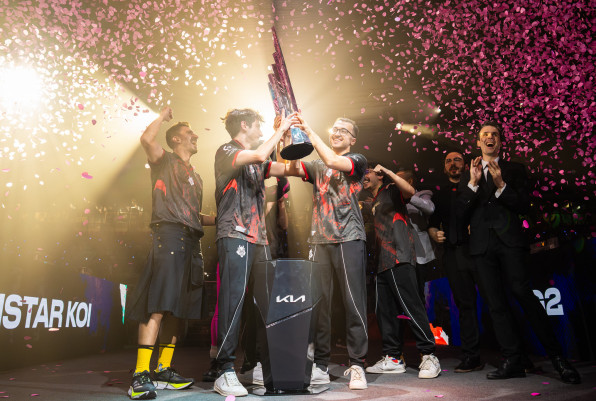 G2 DERROTA A MOVISTAR KOI Y SE PROCLAMA CAMPEÓN DE VERANO DE LA LEC 2025 ANTE UNA CAJA MÁGICA ABARROTADA